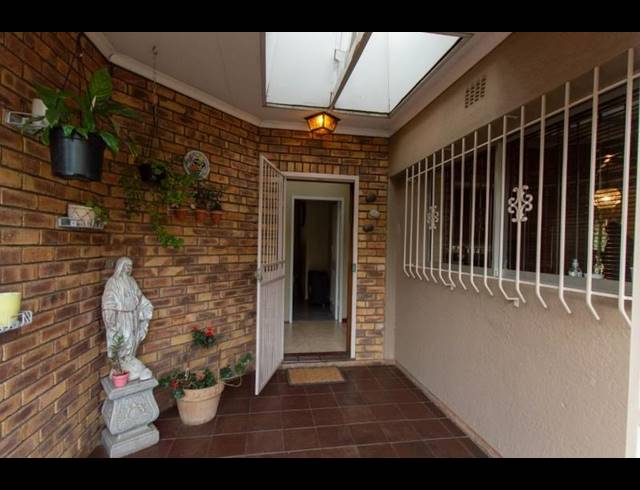 5 BEDROOM HOUSE FOR SALE IN BRACKENDOWNS